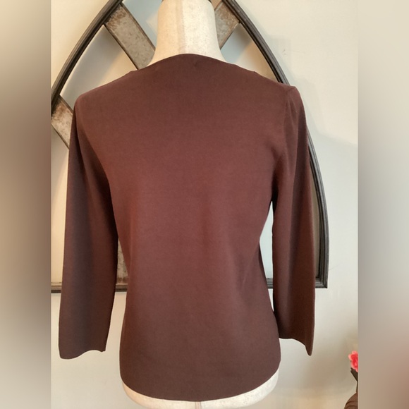 CABLE & GAGE Chocolate Brown 3/4 sleeve Stretchy Top w/Open Neckline Detail - Picture 6 of 10